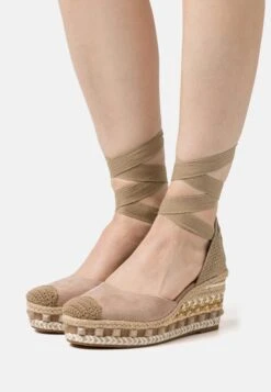 Alma En Pena Sandalias Con Plataforma - Beige
